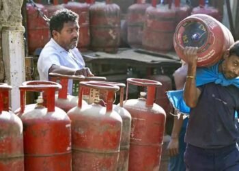 बिना राशन कार्ड भी मिलेगा गैस सिलेंडर! प्रवासी, मजदूर और छात्रों को बड़ी राहत