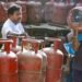 बिना राशन कार्ड भी मिलेगा गैस सिलेंडर! प्रवासी, मजदूर और छात्रों को बड़ी राहत