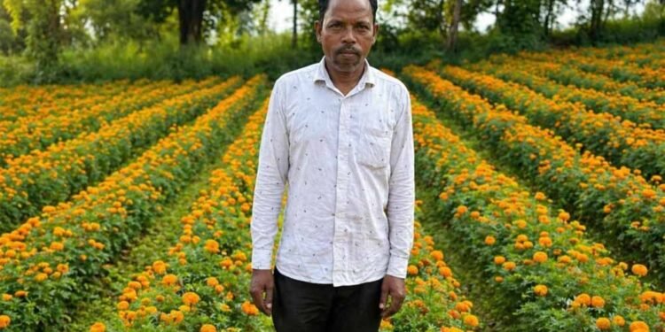 फूलों की खुशबू से महकी किस्मत ईश्वरचरण पैकरा का