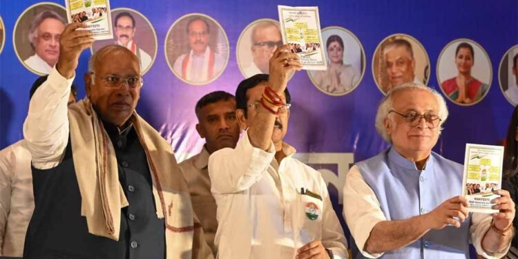 बंगाल में कांग्रेस का बड़ा दांव: महिलाओं को ₹2000 महीना, किसानों को ₹15,000 सालाना—घोषणापत्र में और क्या?