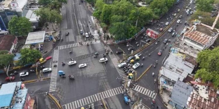 इंदौर ट्रैफिक पुलिस का ‘तीसरा नेत्र’, ड्रोन से चौराहों पर निगरानी, 2430 चालान