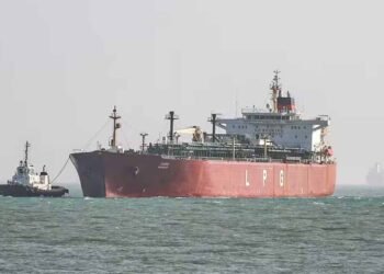 ईरान संकट में भारत की ताकत दिखी: होर्मुज से निकले 8 भारतीय जहाज, चीन के 70 टैंकर फंसे