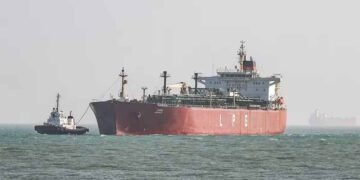 ईरान संकट में भारत की ताकत दिखी: होर्मुज से निकले 8 भारतीय जहाज, चीन के 70 टैंकर फंसे