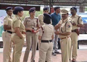 RPF भोपाल रेल मंडल की मानवता की मिसाल: ‘ऑपरेशन नन्हे फरिश्ते’ से 720 बच्चों को परिवार से मिलाया, 33 लोगों की जान बचाई
