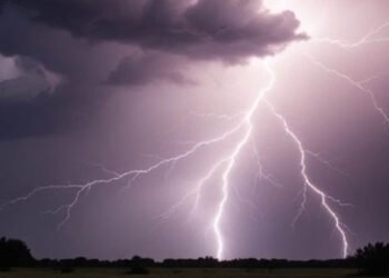 अप्रैल में भी गर्मी से राहत, देशभर में झमाझम बारिश, मौसम विभाग ने जारी किया अलर्ट