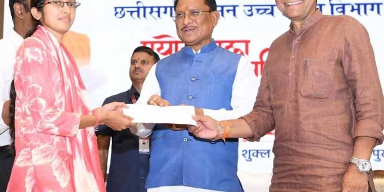 मुख्यमंत्री विष्णु देव साय बोले – युवाओं के उज्ज्वल भविष्य के लिए सरकार पूर्णतः प्रतिबद्ध