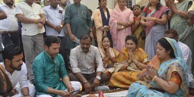 राज्यमंत्री गौर ने 90 लाख की लागत के विभिन्न विकास कार्यों का किया भूमि पूजन