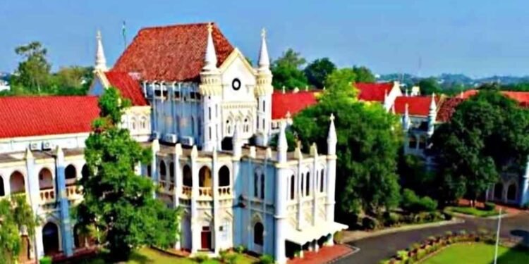 ओला-उबर 2 मिनट में पहुंचती हैं तो एंबुलेंस क्यों नहीं? जनहित याचिका पहुंची हाईकोर्ट