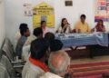 विशेष ग्राम सभा में ग्रामवासियों को जनगणना के सम्बन्ध किया जा रहा है जागरुक