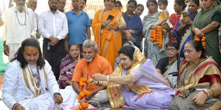 राज्यमंत्री गौर का सख्त रुख: लापरवाही पर एजेंसी को ब्लैकलिस्ट करने के निर्देश