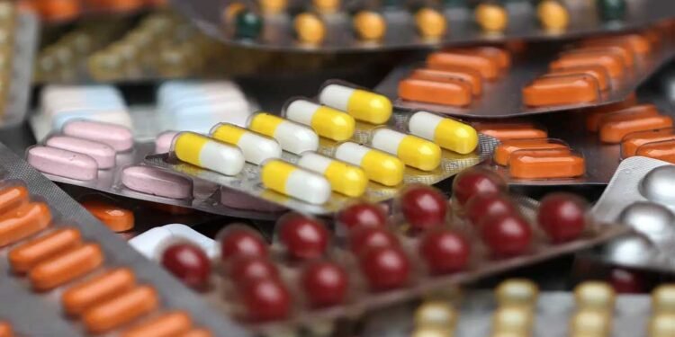 5 रुपए की पैरासिटामॉल कई गुना महंगी, इंदौर हाईकोर्ट ने मांगा जवाब