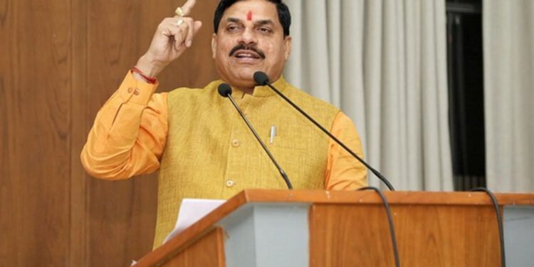 PM मोदी पर खड़गे की विवादित टिप्पणी पर सीएम मोहन की तीखी प्रतिक्रिया, कांग्रेस अध्यक्ष से माफी की मांग