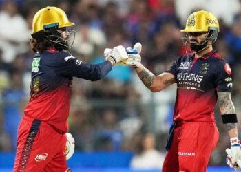 RCB का तूफान! MI के सामने 241 रन का टारगेट, क्या रोहित-हार्दिक दिखाएंगे दम?