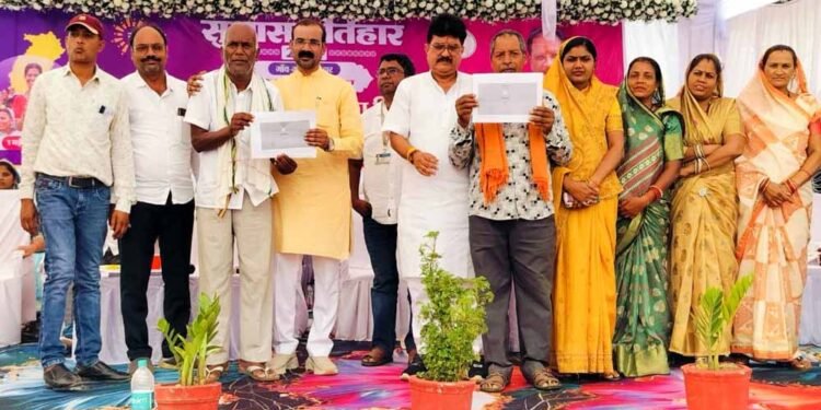 बालोद के राहुद में सुशासन तिहार आयोजित, 1428 आवेदनों का मौके पर निराकरण और हितग्राहियों को मिला योजनाओं का लाभ
