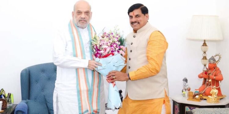 CM की अमित शाह से मुलाकात के बाद बढ़ीं कैबिनेट विस्तार की चर्चाएं, मंत्रियों की परफॉर्मेंस रिपोर्ट पर मंथन