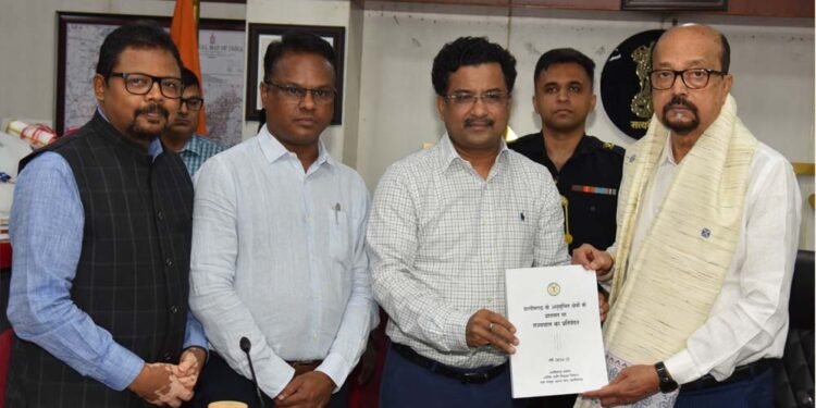 राज्यपाल रमेन डेका ने की ‘पीएम-जनमन’ योजना समीक्षा