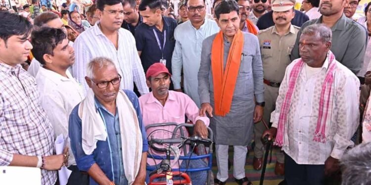 बिजली की कड़क ने छीने थे पैर, ‘सुशासन’ ने दी आत्मनिर्भरता की नई उड़ान