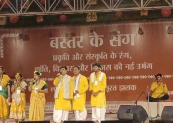 लोकनृत्यों की रंगारंग प्रस्तुति में झूमे अमित शाह, बादल अकादमी में तीन मुख्यमंत्री भी रहे मौजूद