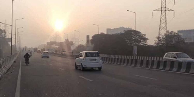 छत्तीसगढ़ में बदला मौसम का मिजाज, कई शहरों का तापमान गिरा; रायपुर में आज बारिश के आसार