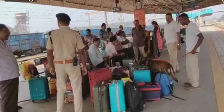 जगदलपुर रेलवे स्टेशन पर ‘शेरा’ की तैनाती, ट्रेनों में चला एंटी-सैबोटॉज और नारकोटिक्स अभियान