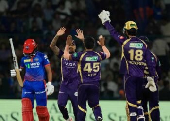 KKR गेंदबाजों के सामने संघर्ष करती दिखी दिल्ली, 20 ओवर में सिर्फ 142 रन बना सकी टीम