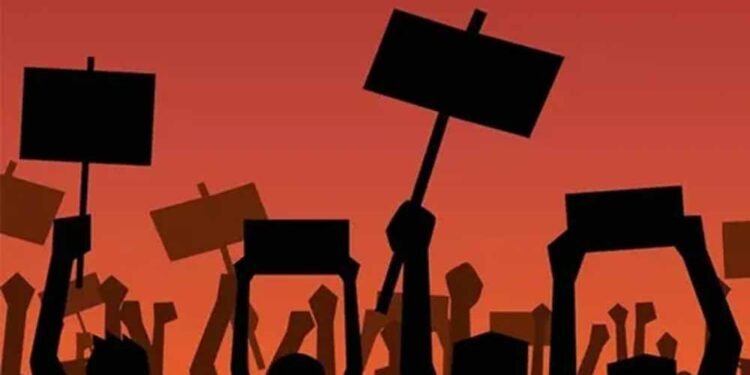 MP के 30 हजार स्वास्थ्य कर्मियों का हल्ला बोल, 5 महीने से वेतन नहीं मिलने पर आंदोलन का ऐलान