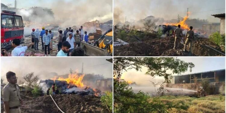 देवास में पेपर फैक्ट्री में भीषण आग, लाखों का कच्चा माल जलकर खाक