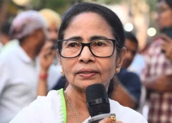 ममता बनर्जी का दांव पड़ा उल्टा, राज्यपाल ने भंग की बंगाल विधानसभा