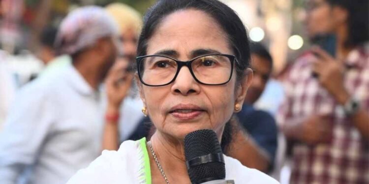 ममता बनर्जी का दांव पड़ा उल्टा, राज्यपाल ने भंग की बंगाल विधानसभा