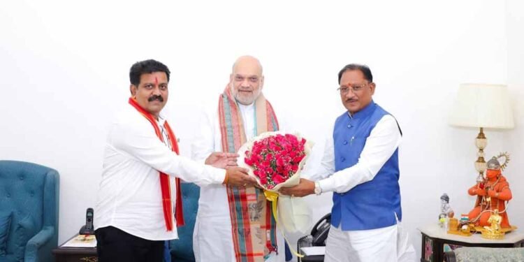 जहां कभी एम्बुलेंस पहुंचना भी सपना था, वहां अब डॉक्टर दे रहे दस्तक : बस्तर के जंगलों तक पहुंची स्वास्थ्य क्रांति