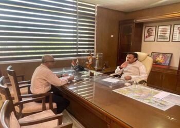 स्वास्थ्य सेवाओं की गुणवत्ता और चिकित्सा शिक्षा के विस्तार के लिए समयबद्ध एवं समन्वित रूप से करें कार्य: उप मुख्यमंत्री  शुक्ल