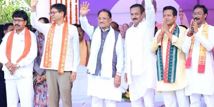 विकसित छत्तीसगढ़ के संकल्प को मिली नई गति: मुख्यमंत्री विष्णु देव साय ने रायगढ़ को दी 102 करोड़ रुपए से अधिक के विकास कार्यों की सौगात