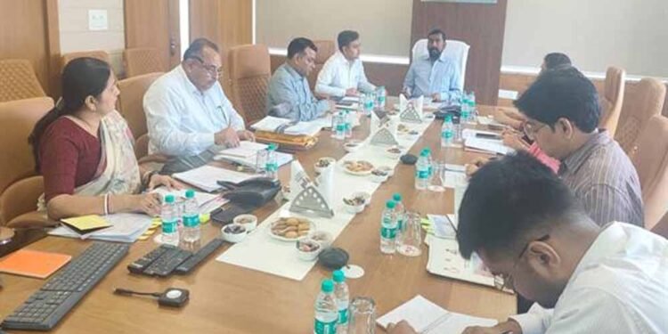 समय-सीमा में कार्य करें पूर्ण : प्रमुख सचिव डॉ. कुमार