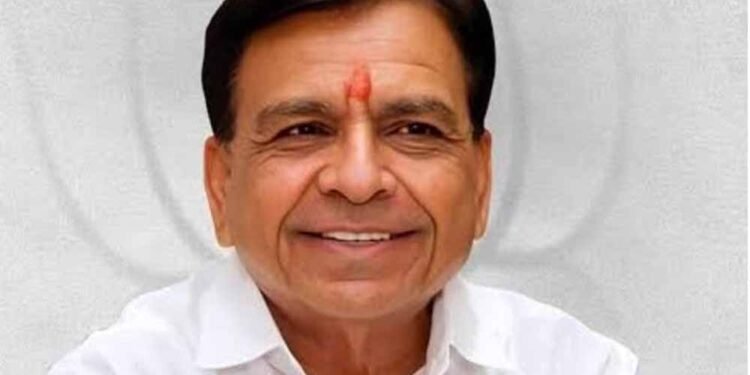 उप मुख्यमंत्री  देवड़ा ने त्यागी पायलट और फॉलो वाहन सुविधा