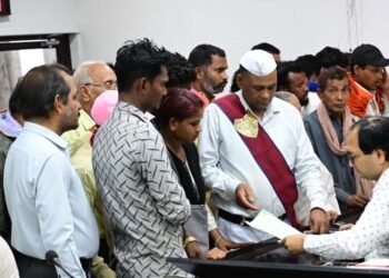 जनदर्शन में 103 आवेदनों पर हुई सुनवाई, कलेक्टर ने शिकायतों के त्वरित निराकरण के दिए निर्देश