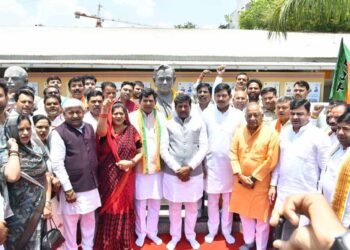 मध्यप्रदेश राज्य पशुधन एवं कुक्कुट विकास निगम के अध्यक्ष  केशव सिंह बघेल ने किया पदभार ग्रहण