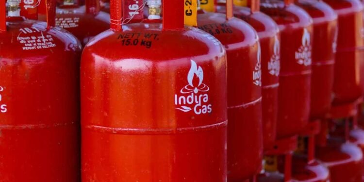 आज से LPG के 3 बड़े नियम बदले: डबल गैस बंद, OTP बेस्ड डिलीवरी लागू