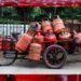 सरकार ने लागू किया LPG का नया नियम, नहीं माने तो कट सकता है गैस कनेक्शन; उपभोक्ताओं को तुरंत करना होगा ये काम