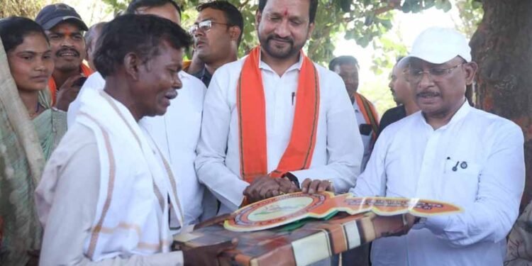एक चौपाल ऐसा भी जहाँ खुशियों और तालियों की रही गूंज