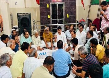 माता मंदिर में रात्रि विश्राम के दौरान ऊर्जा मंत्री तोमर ने लगाई जन चौपाल