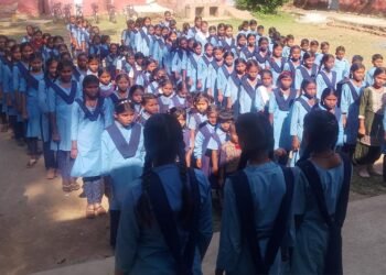 छत्तीसगढ़ के स्कूलों में बड़ा बदलाव: राष्ट्रगान के साथ गूंजेंगे राज्यगीत और वैदिक मंत्र