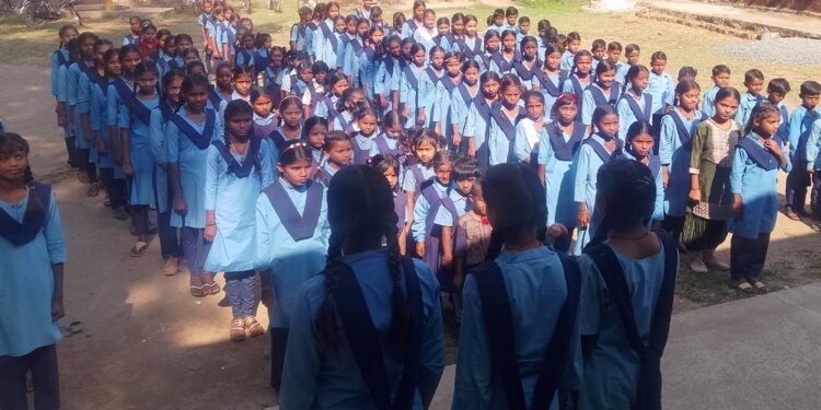 छत्तीसगढ़ के स्कूलों में बड़ा बदलाव: राष्ट्रगान के साथ गूंजेंगे राज्यगीत और वैदिक मंत्र