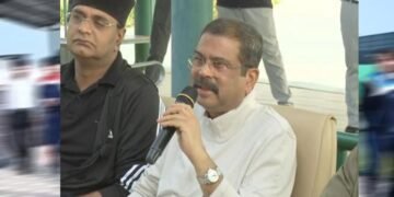केंद्रीय शिक्षा मंत्री प्रधान ने शूटिंग अकादमी में खिलाड़ियों से किया संवाद