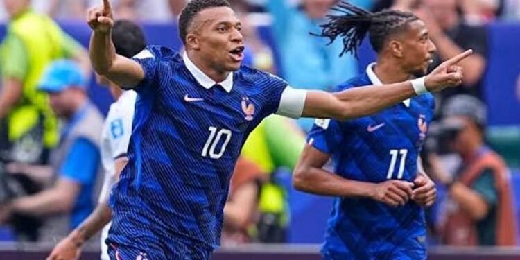 FIFA World Cup 2026: बारिश भी नहीं रोक सकी एम्बाप्पे की रफ्तार, इराक को हराकर फ्रांस नॉकआउट में