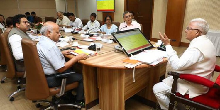 गुणवत्ता की निगरानी के मानक मापदंड किए जाए निर्धारित : राज्यपाल पटेल