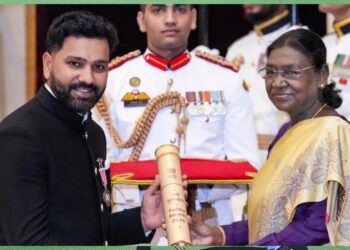 टीम इंडिया के कप्तान रोहित शर्मा को पद्मश्री, राष्ट्रपति भवन में हुआ सम्मान