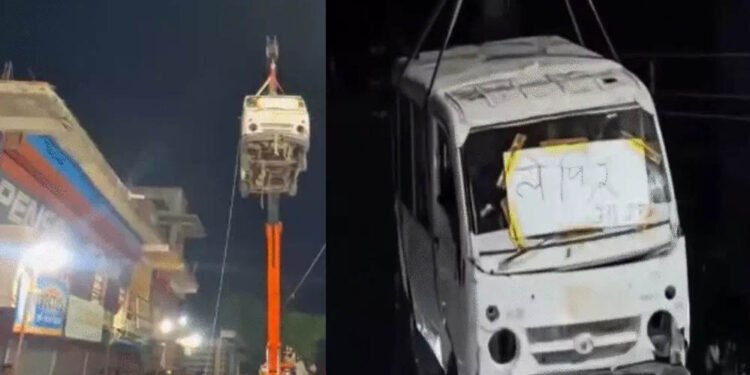 उज्जैन में मोहर्रम जुलूस का VIDEO वायरल, हवा में लटकी वैन को विस्फोट से उड़ाने का प्रदर्शन