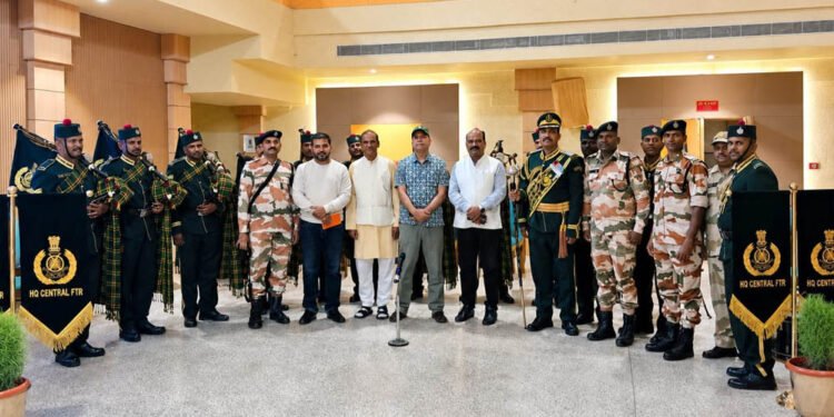 मेधावी प्रतिभाओं का अभिनंदन : शिक्षा, संस्कार और चेतना के संगम का बना प्रेरक आयोजन