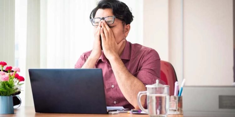 AI के दौर में टेक नौकरियों पर संकट: भारत में सॉफ्टवेयर इंजीनियरिंग हायरिंग में तेज गिरावट