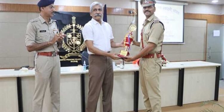 मध्य प्रदेश पुलिस अकादमी में परिवहन उप निरीक्षकों का बुनियादी प्रशिक्षण संपन्न